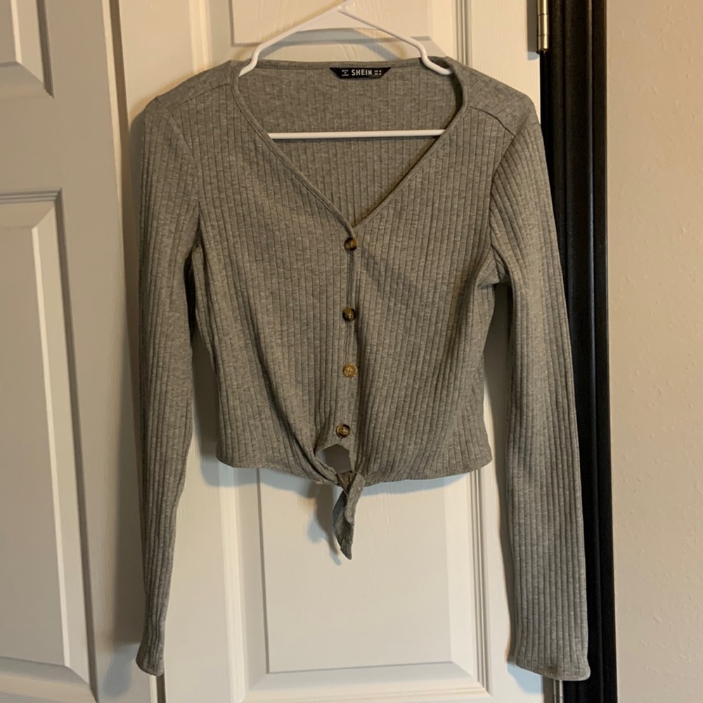 Grey Long-Sleeved Crop Top